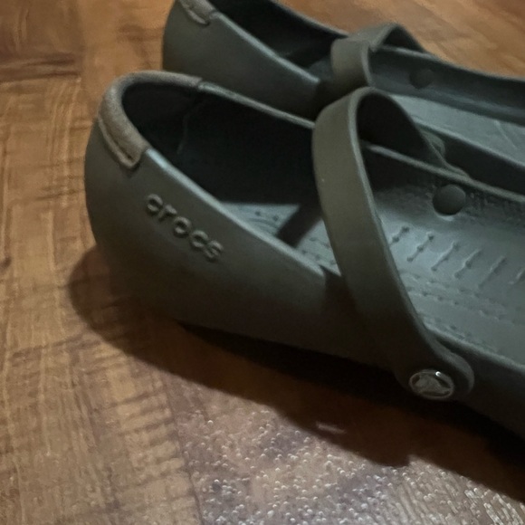 Womens Brown Crocs Alice Mary Janes Slip Resistant Flats Croc Sandles Size 10 - Picture 4 of 9
